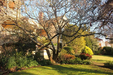 The Turret House - Accommodation Mount Tamborine 2