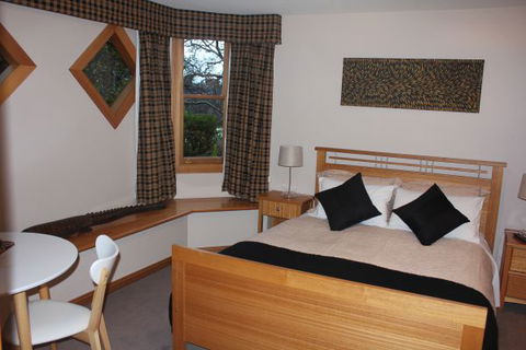 The Turret House - Accommodation Mount Tamborine 6