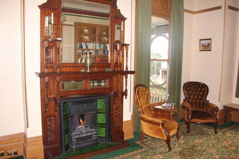 The Turret House - Accommodation Mount Tamborine 7