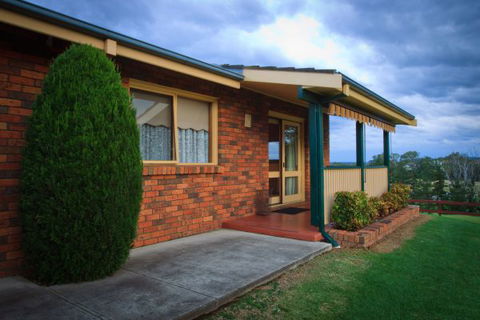 Camden Hillview - Accommodation Mount Tamborine 0