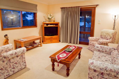 Camden Hillview - Accommodation Mount Tamborine 4