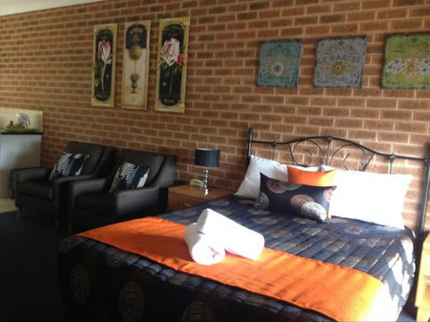 Top Of The Town Motor Inn Yackandandah - Accommodation Mount Tamborine 2