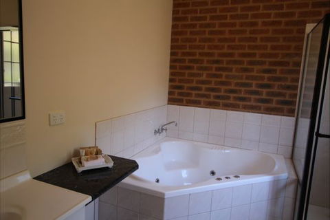 Top Of The Town Motor Inn Yackandandah - Accommodation Mount Tamborine 9