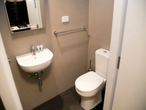 Abercombie Student Accommodation (Summer) - Accommodation Mount Tamborine 6