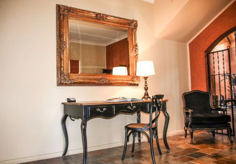 Brigham House - Tooma - Accommodation Mount Tamborine 4