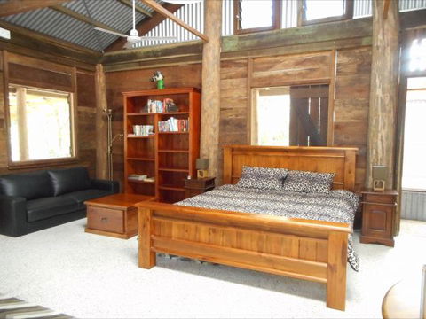 Byfield Cabins On Waterpark Creek - Accommodation Mount Tamborine 1
