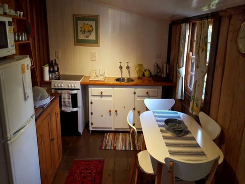 Cameron's Cottage - Accommodation Mount Tamborine 1