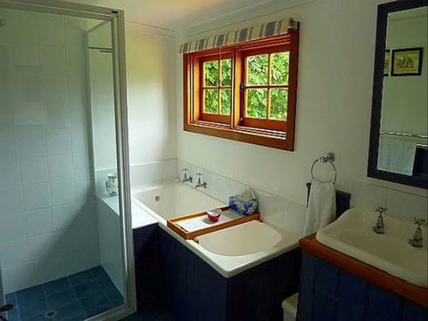 Cameron's Cottage - Accommodation Mount Tamborine 4