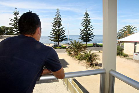 Karen's Cabins And Apartments - Accommodation Mount Tamborine 1