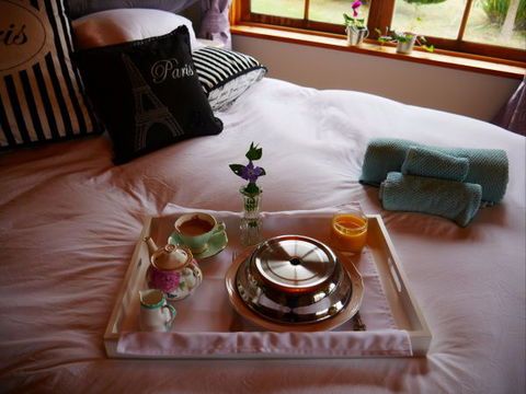 La Perrie Chalet Bed And Breakfast - Accommodation Mount Tamborine 1