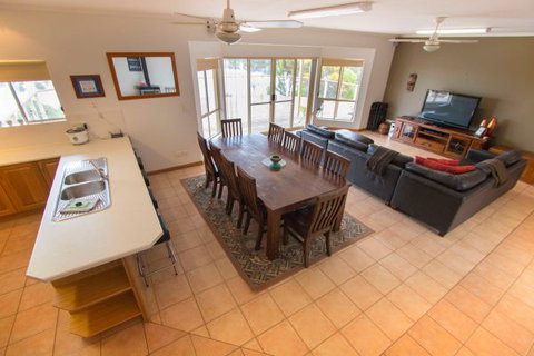 Limestone Ridge - Holiday House - Accommodation Mount Tamborine 1