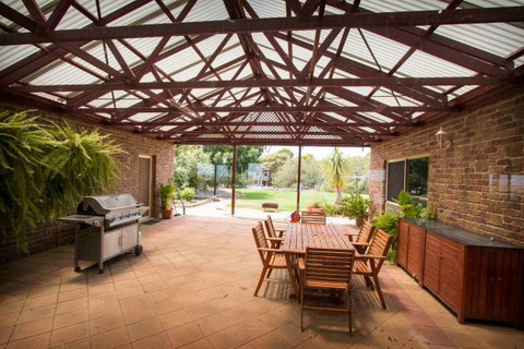 Limestone Ridge - Holiday House - Accommodation Mount Tamborine 5