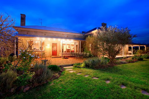 Lochinver Farm Homestead And Cottages - Accommodation Mount Tamborine 1