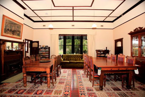 Lochinver Farm Homestead And Cottages - Accommodation Mount Tamborine 2