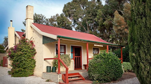 Trinity Cottage - Accommodation Mount Tamborine 0