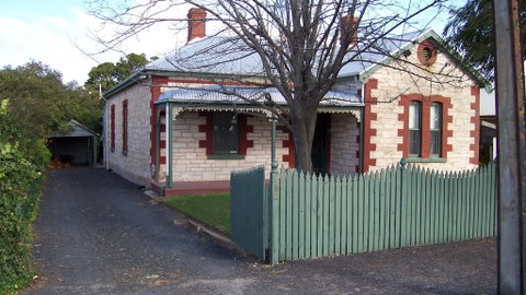 Naracoorte Cottages – Smith Street Villa - Accommodation Mount Tamborine 0