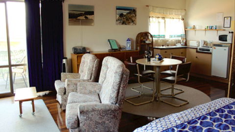 Yardarm B&B - Accommodation Mount Tamborine 0