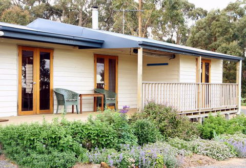 Oakhill Cottage - Accommodation Mount Tamborine 0