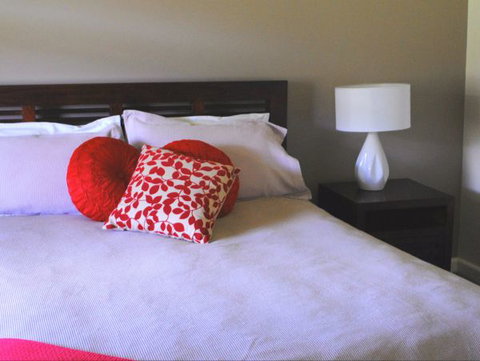 Orange Tree Cottage - Accommodation Mount Tamborine 2