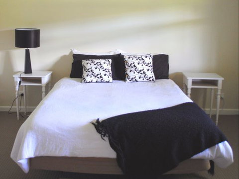 Orange Tree Cottage - Accommodation Mount Tamborine 1