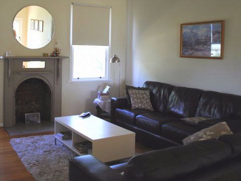Orange Tree Cottage - Accommodation Mount Tamborine 5