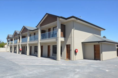 Renmark Holiday Apartments - Accommodation Mount Tamborine 1