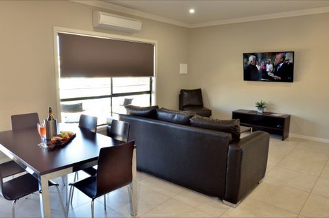 Renmark Holiday Apartments - Accommodation Mount Tamborine 5