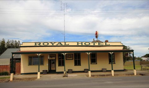 Royal Hotel Snake Valley - Accommodation Mount Tamborine 0