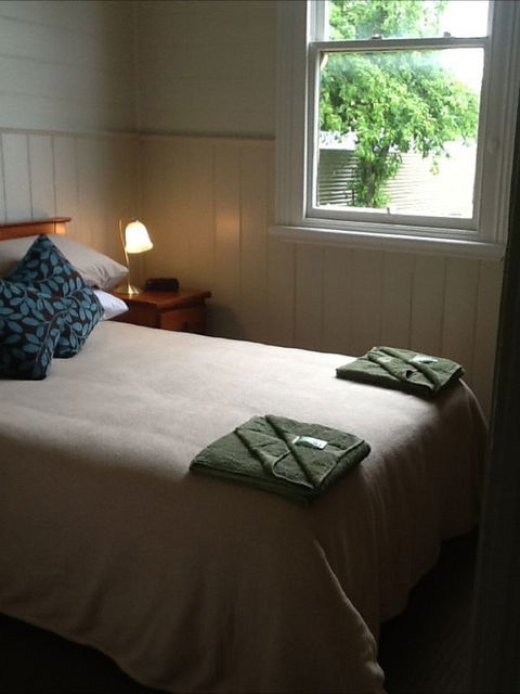 Royal Hotel Snake Valley - Accommodation Mount Tamborine 3