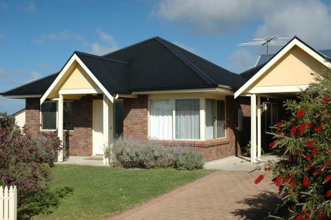 Seashells Apartments Unit 2 - Accommodation Mount Tamborine 1