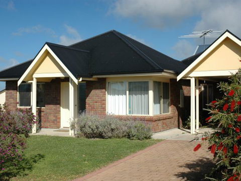 Seashells Apartments Unit 2 - Accommodation Mount Tamborine 3
