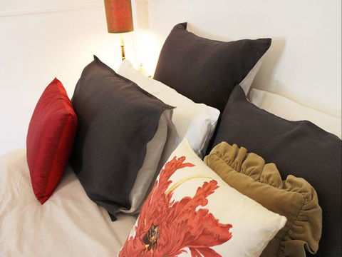 The Gold House - Accommodation Mount Tamborine 2