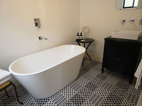 The Gold House - Accommodation Mount Tamborine 8