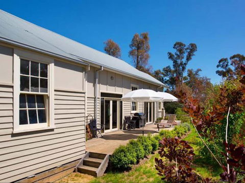 The Scout Hall - Accommodation Mount Tamborine 6