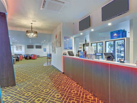 TownHouse Hotel Burnie - Accommodation Mount Tamborine 3