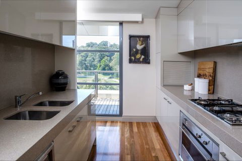 Trumper Loft - Accommodation Mount Tamborine 3