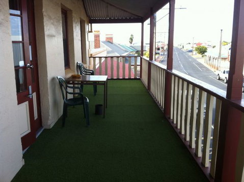 Victoria Hotel - Accommodation Mount Tamborine 2