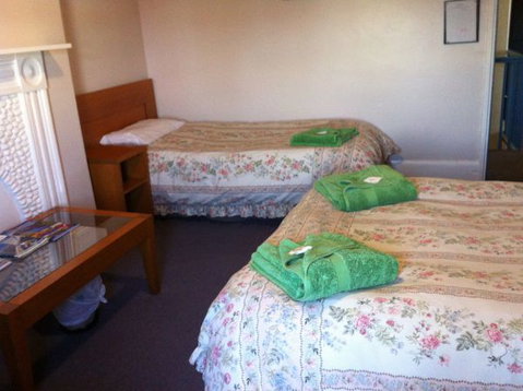 Victoria Hotel - Accommodation Mount Tamborine 3