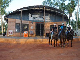 Murchison Oasis Roadhouse, Motel, Caravan Park - Accommodation Mount Tamborine 3