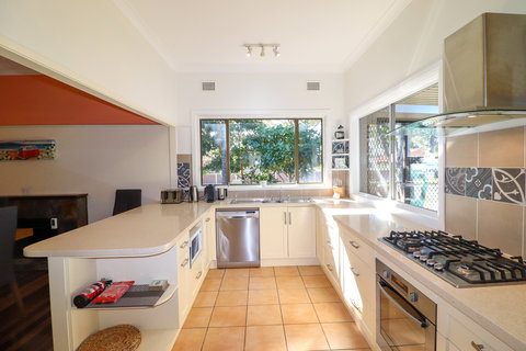 A Reflection On The Lake - Accommodation Mount Tamborine 3