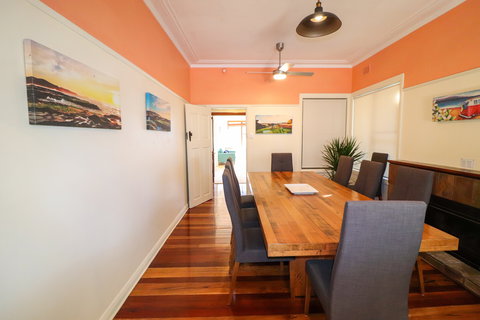 A Reflection On The Lake - Accommodation Mount Tamborine 4