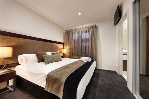 Attika Hotel - Accommodation Mount Tamborine 1