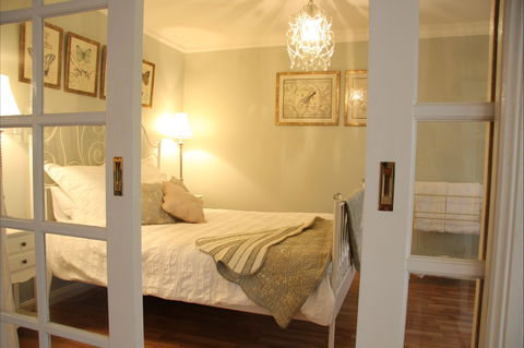 Azalea Cedar-Rose Villa - Accommodation Mount Tamborine 3