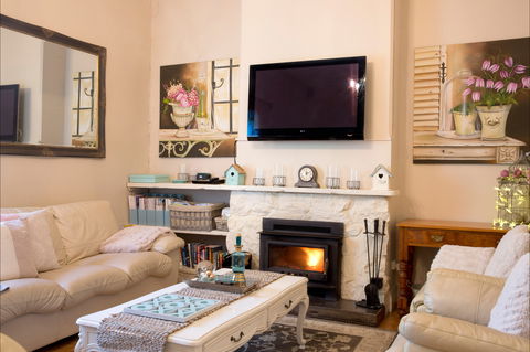 Azalea Cedar-Rose Villa - Accommodation Mount Tamborine 4