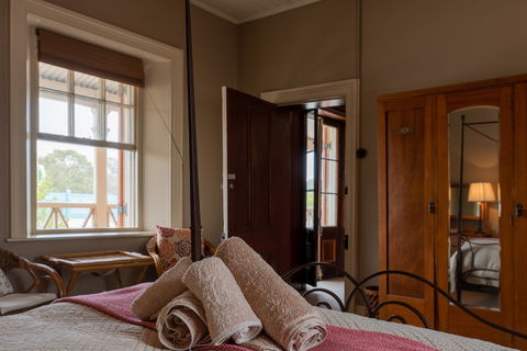 Bridge View Inn - Accommodation Mount Tamborine 4