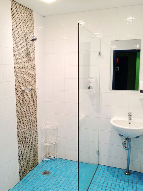 Central Perk Backpackers - Accommodation Mount Tamborine 4