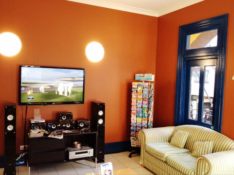 Central Perk Backpackers - Accommodation Mount Tamborine 6