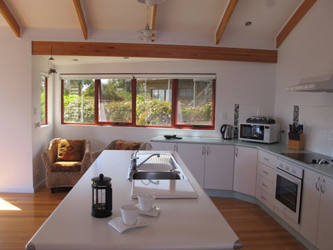 Point Break Binalong - Accommodation Mount Tamborine 1