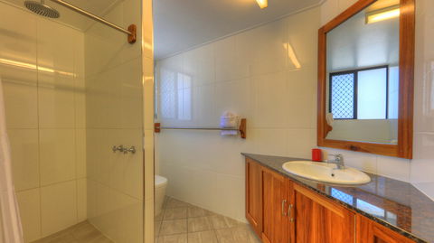 Sky View Units - Accommodation Mount Tamborine 3