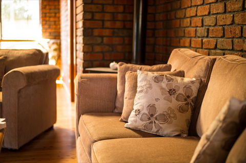 The Creek Cottage - Accommodation Mount Tamborine 3